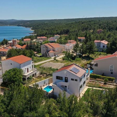 Apartment Vala, 4*, Sea View & Private Heated Pool Pridraga Exterior photo