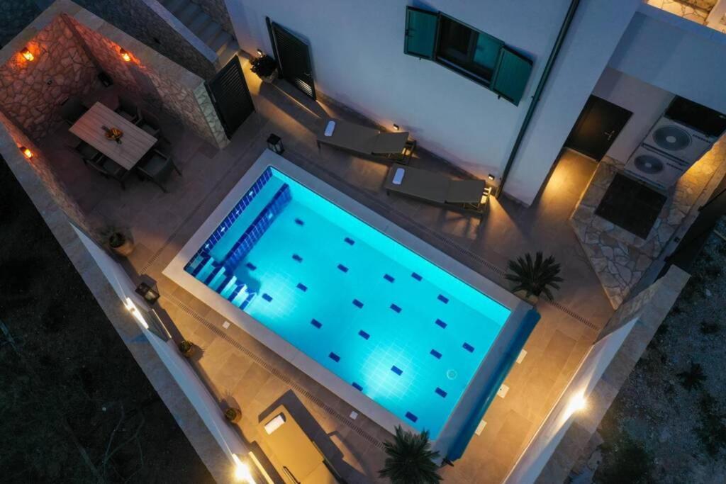 Apartment Vala, 4*, Sea View & Private Heated Pool Pridraga Exterior photo