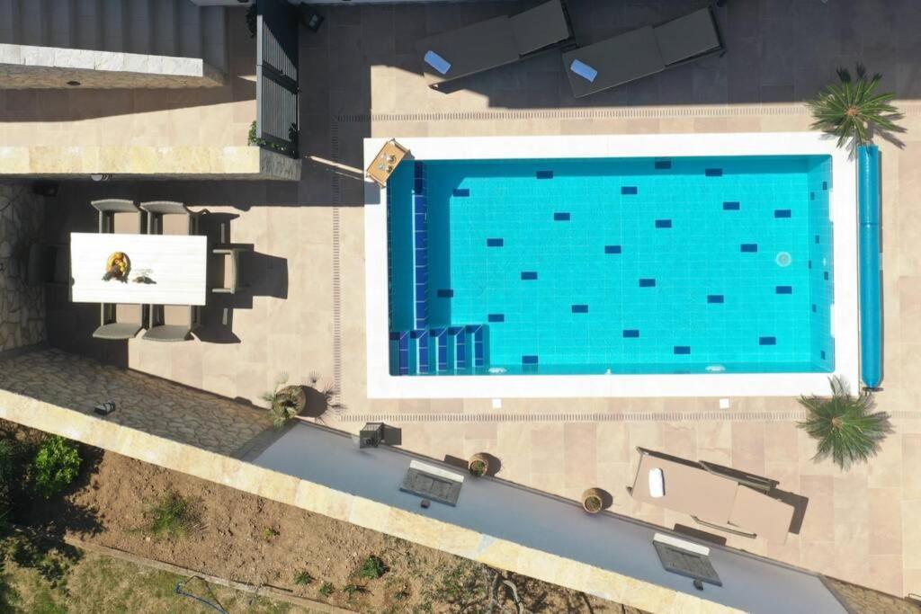 Apartment Vala, 4*, Sea View & Private Heated Pool Pridraga Exterior photo