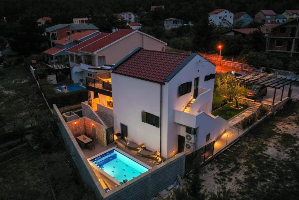 Apartment Vala, 4*, Sea View & Private Heated Pool Pridraga Exterior photo