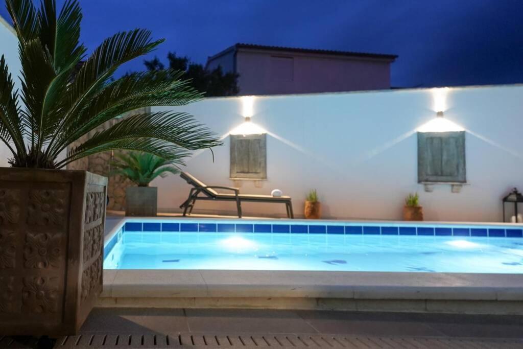 Apartment Vala, 4*, Sea View & Private Heated Pool Pridraga Exterior photo