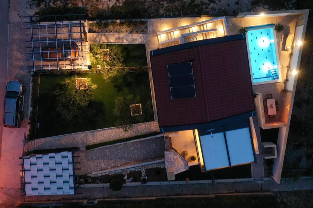 Apartment Vala, 4*, Sea View & Private Heated Pool Pridraga Exterior photo